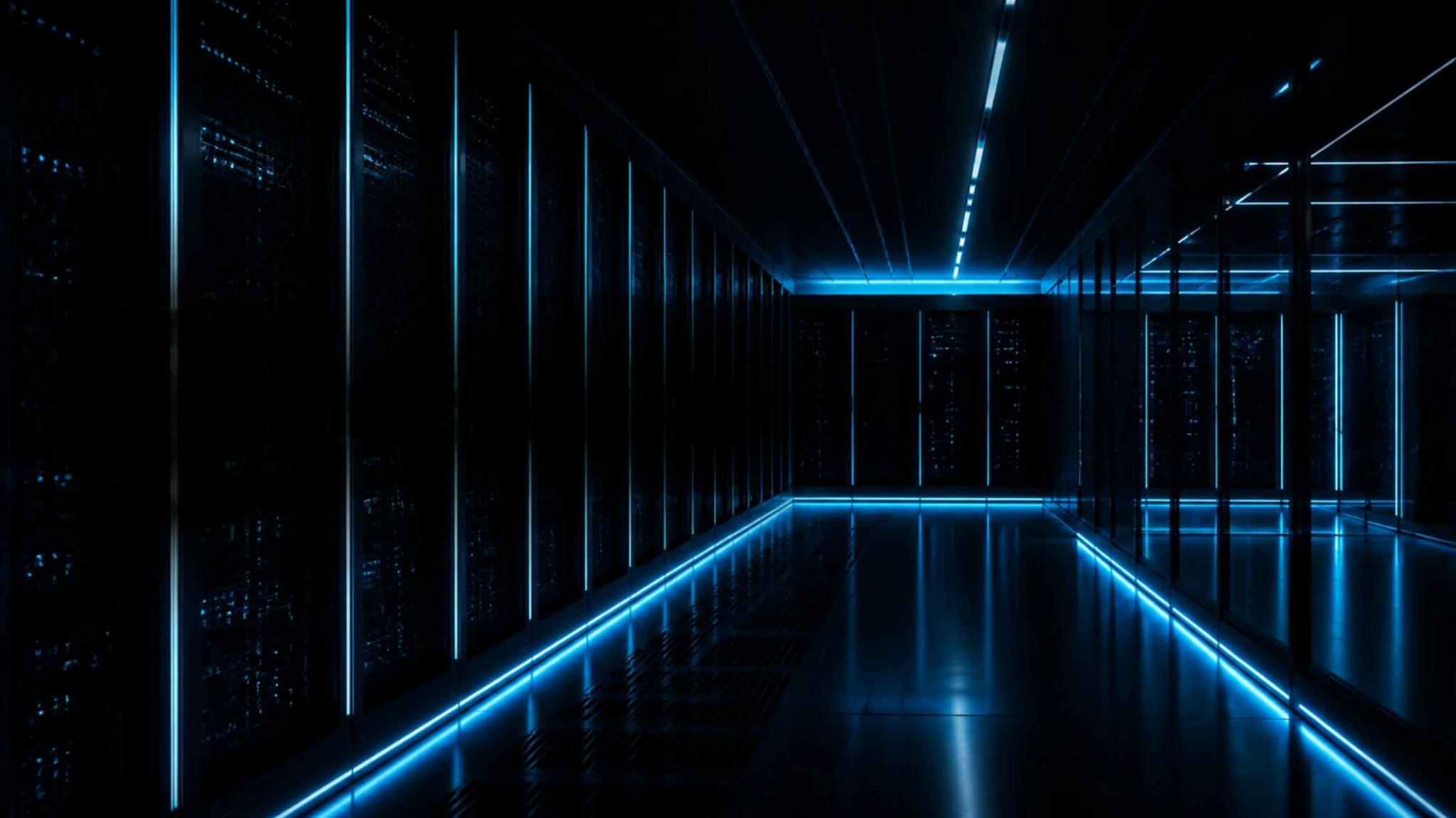 Blau beleuchtetes Rechenzentrum mit modernen Serverracks